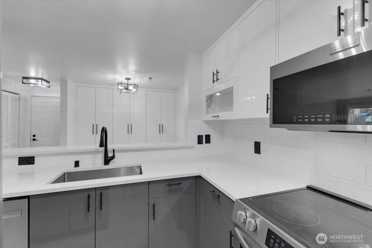 Property photo for 975 Abeerdeen Avenue Ne #d105, Renton photo 5