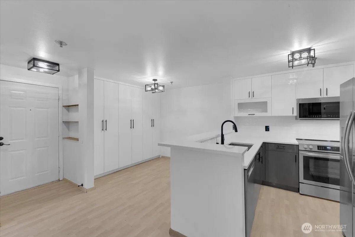 Property photo for 975 Abeerdeen Avenue Ne #d105, Renton