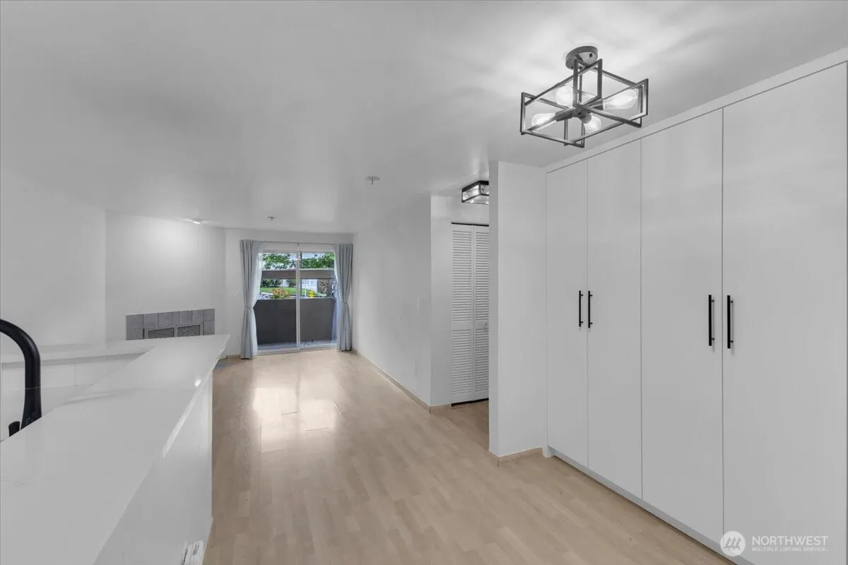 Property photo for 975 Abeerdeen Avenue Ne #d105, Renton photo 3