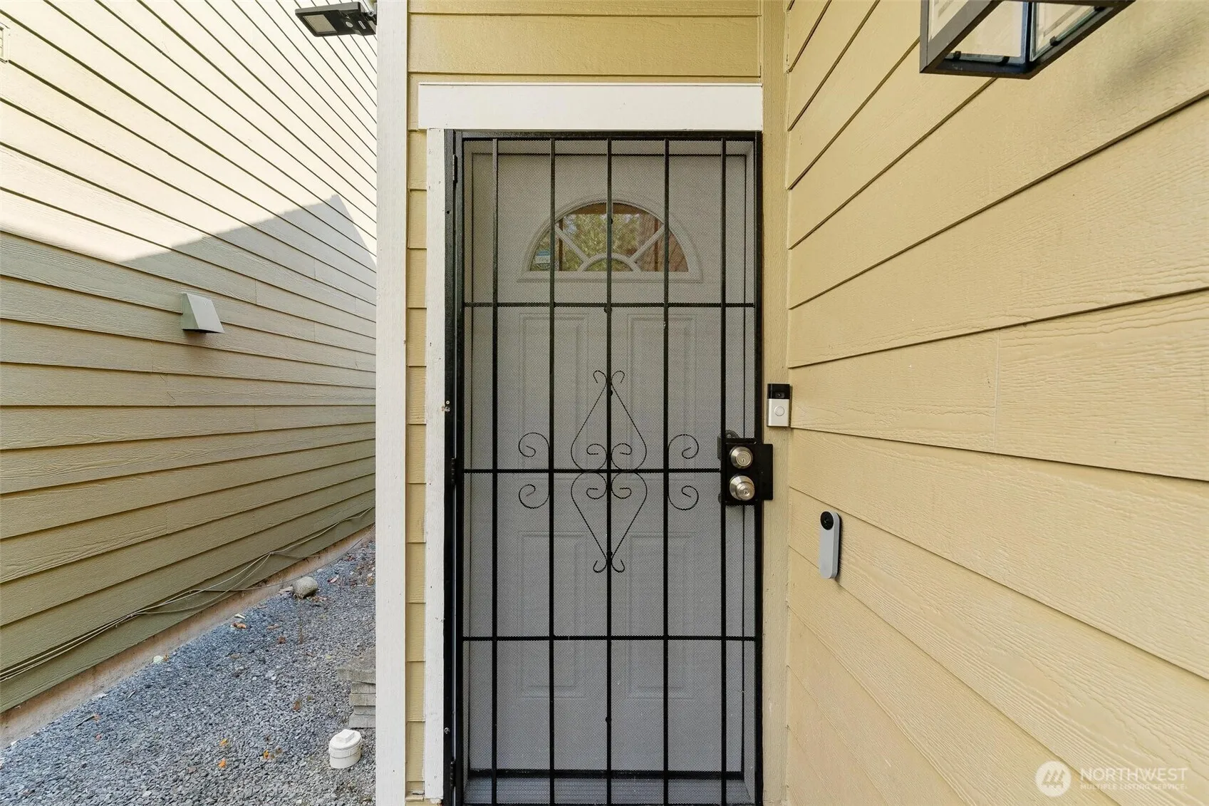 Property photo for 11415 6th Avenue E, Tacoma photo 2
