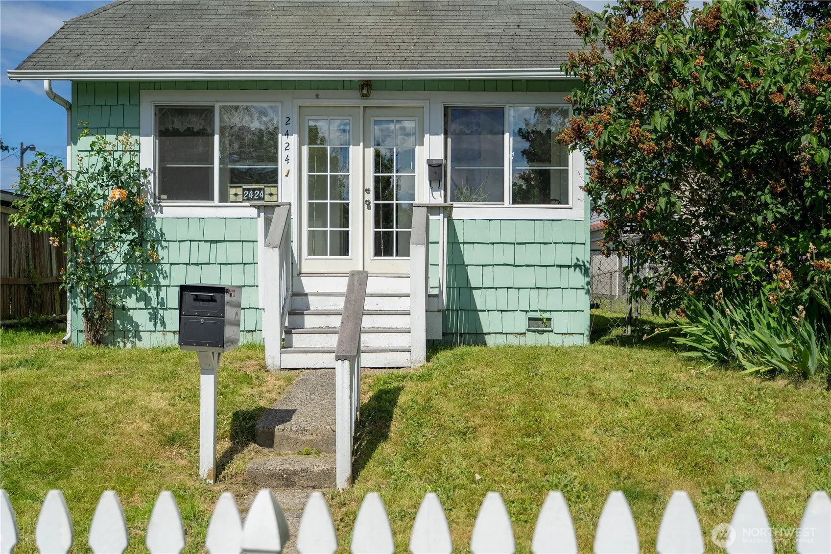 Property photo for 2424 Cleveland Avenue, Everett photo 3