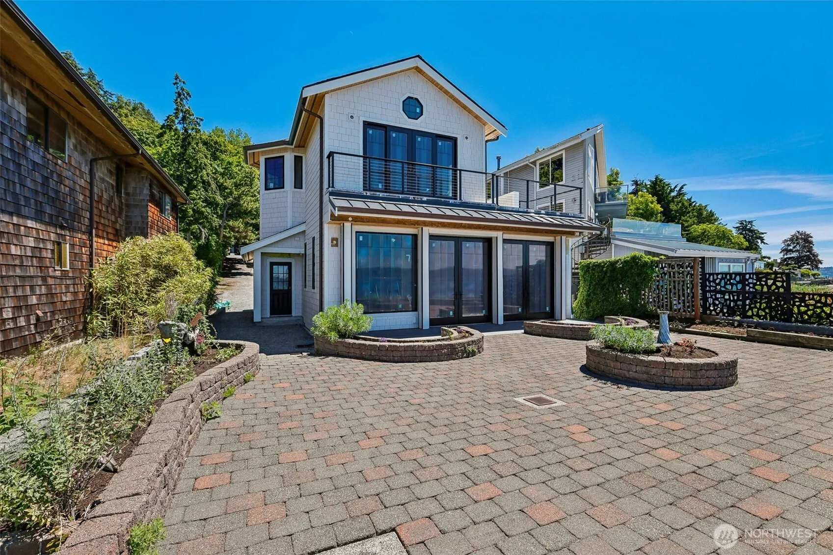 Property photo for 9839 51st Avenue Sw, Seattle photo 3