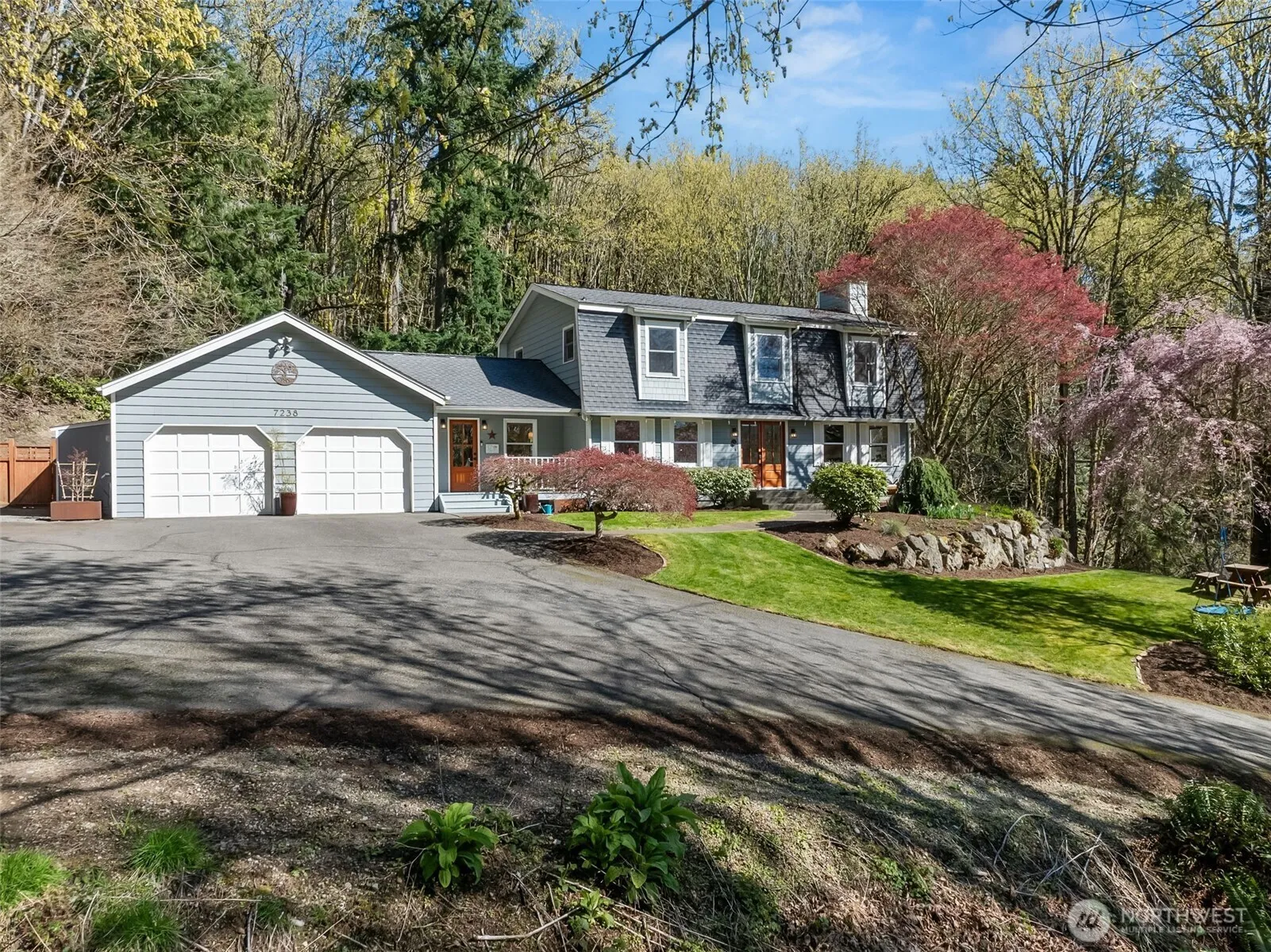 Property photo for 7238 Lakemont Boulevard Se, Bellevue