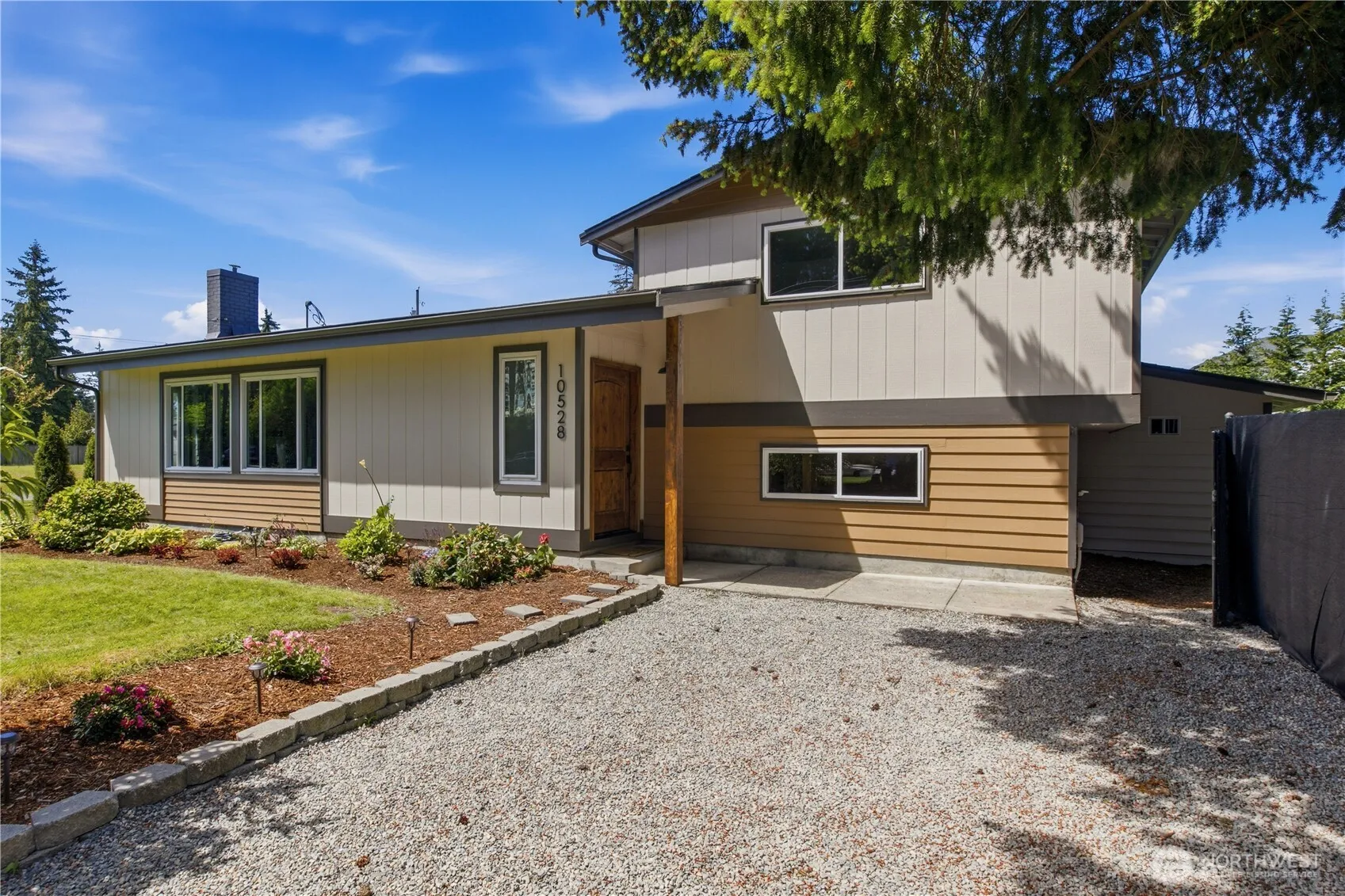Property photo for 10528 25th Avenue E, Tacoma photo 2