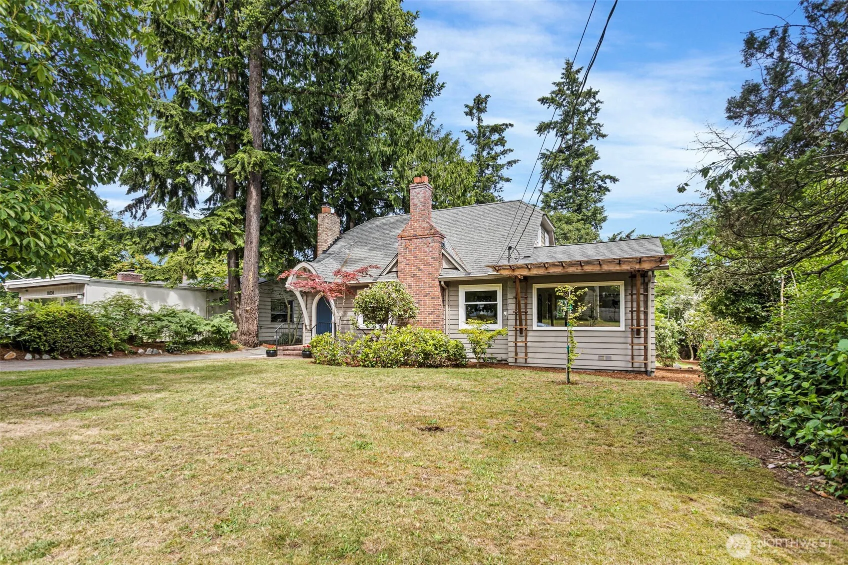 Property photo for 11048 23rd Avenue Ne, Seattle photo 3
