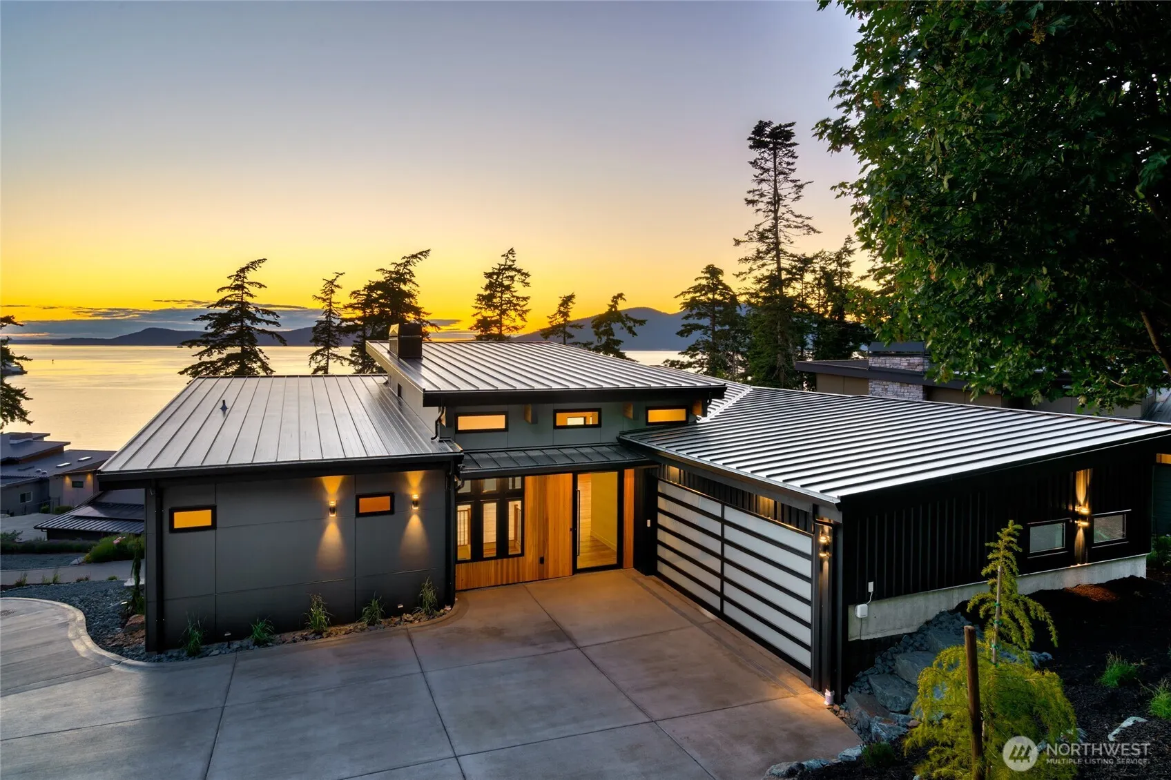 Property photo for 4209 Navigator Lane, Anacortes photo 2