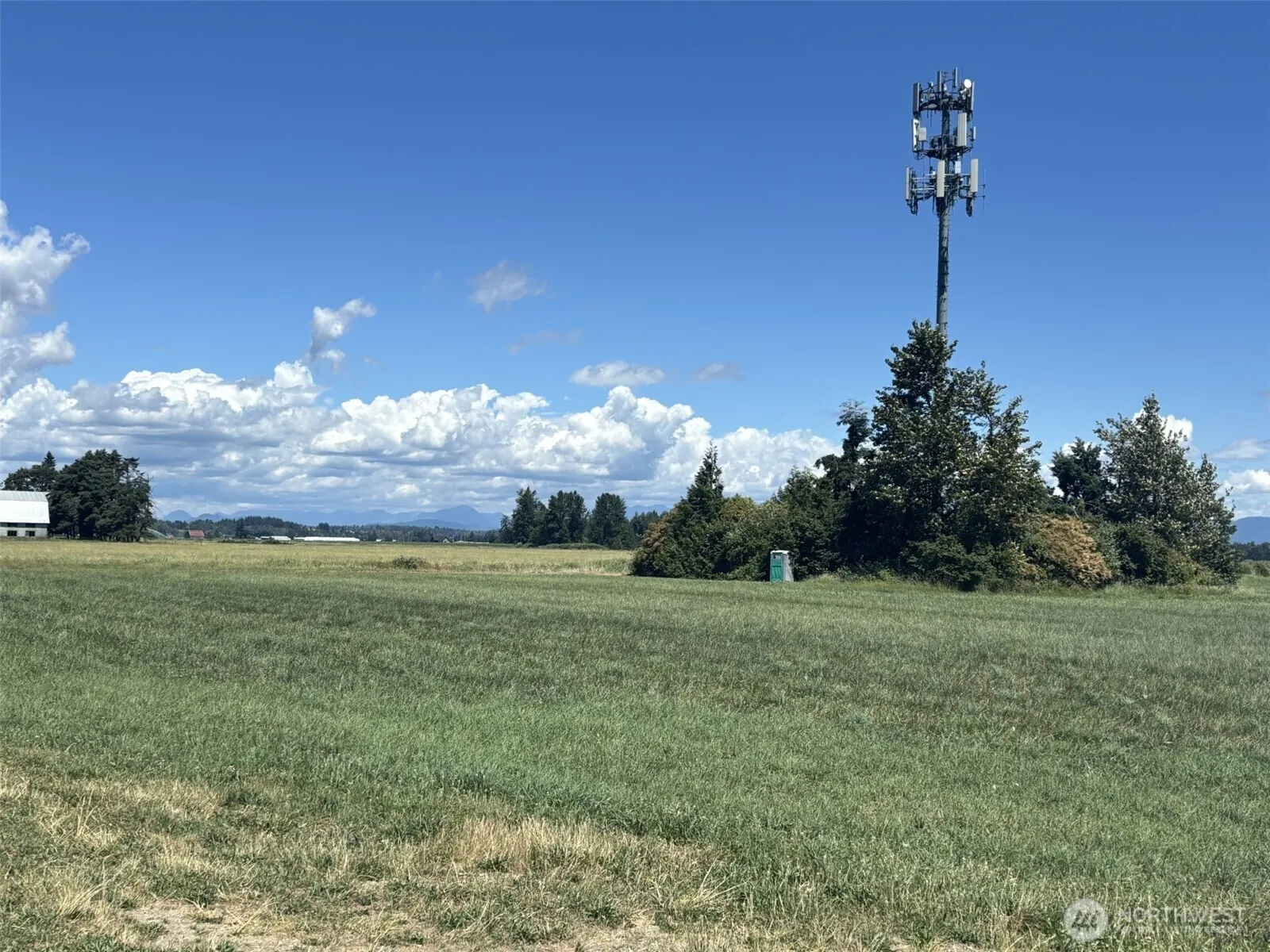 Property photo for 8976 Double Ditch Road, Lynden photo 2