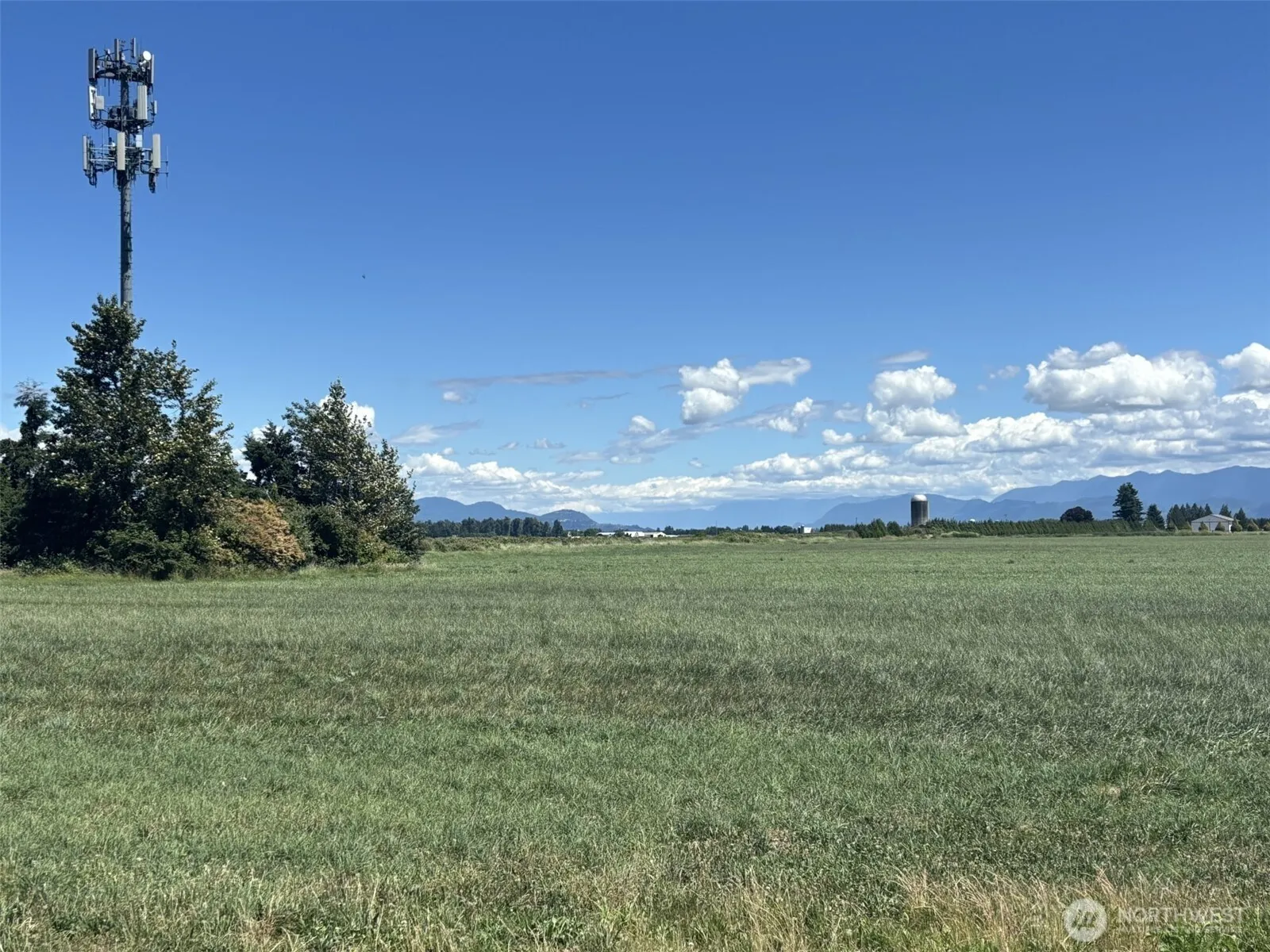 Property photo for 8976 Double Ditch Road, Lynden photo 3