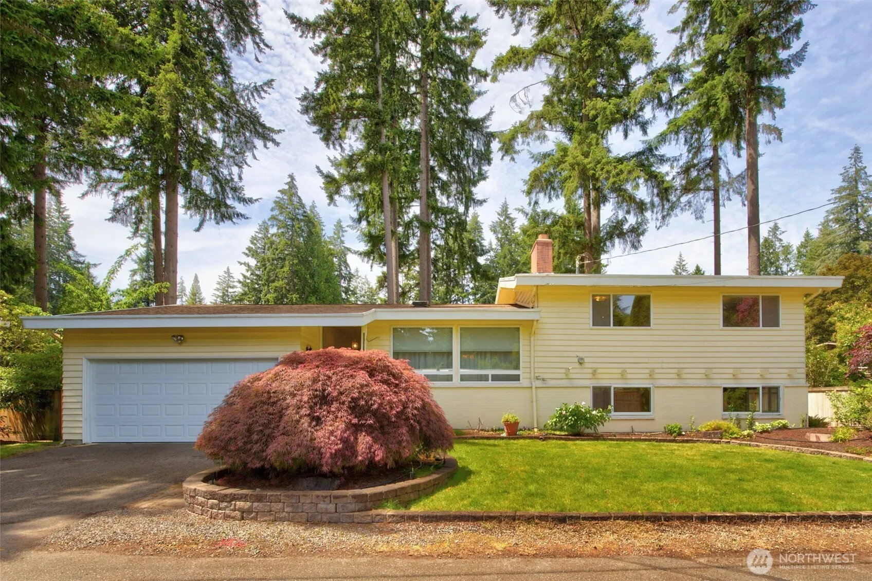 Property photo for 2015 152nd Place Se, Bellevue photo 2