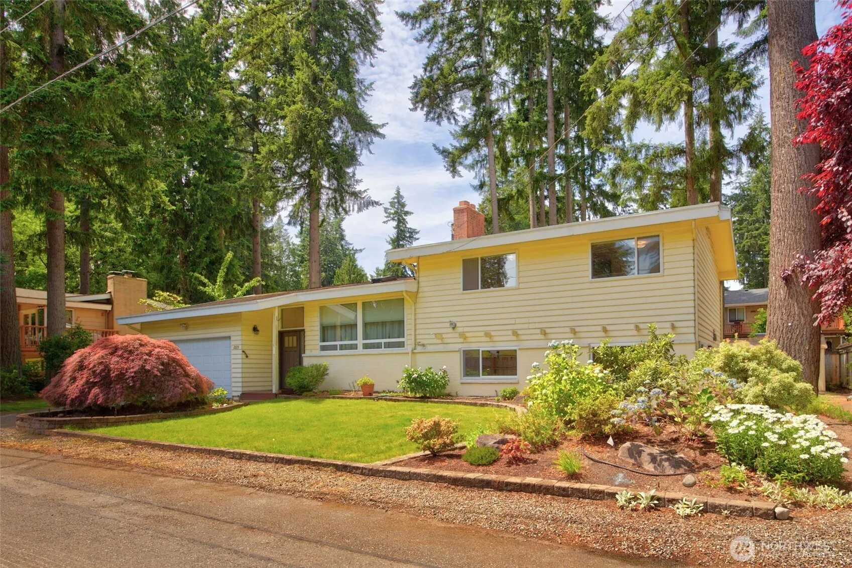 Property photo for 2015 152nd Place Se, Bellevue photo 3