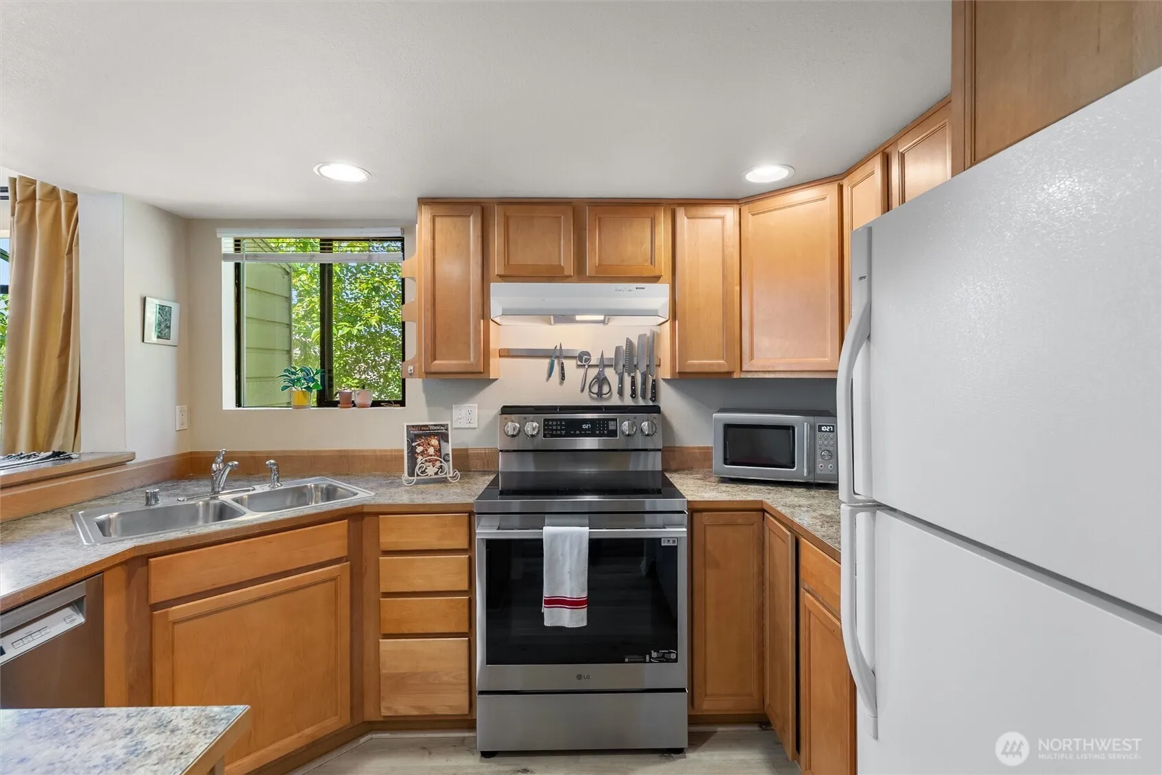 Property photo for 15123 Sunwood Boulevard #gg33, Tukwila photo 4
