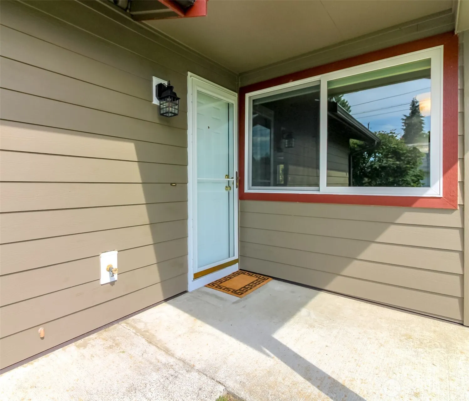 Property photo for 4311 S Reade Street, Tacoma photo 2