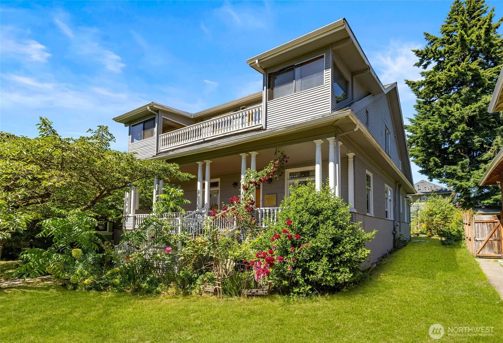 Property photo for 403 30th Avenue, Seattle photo 3