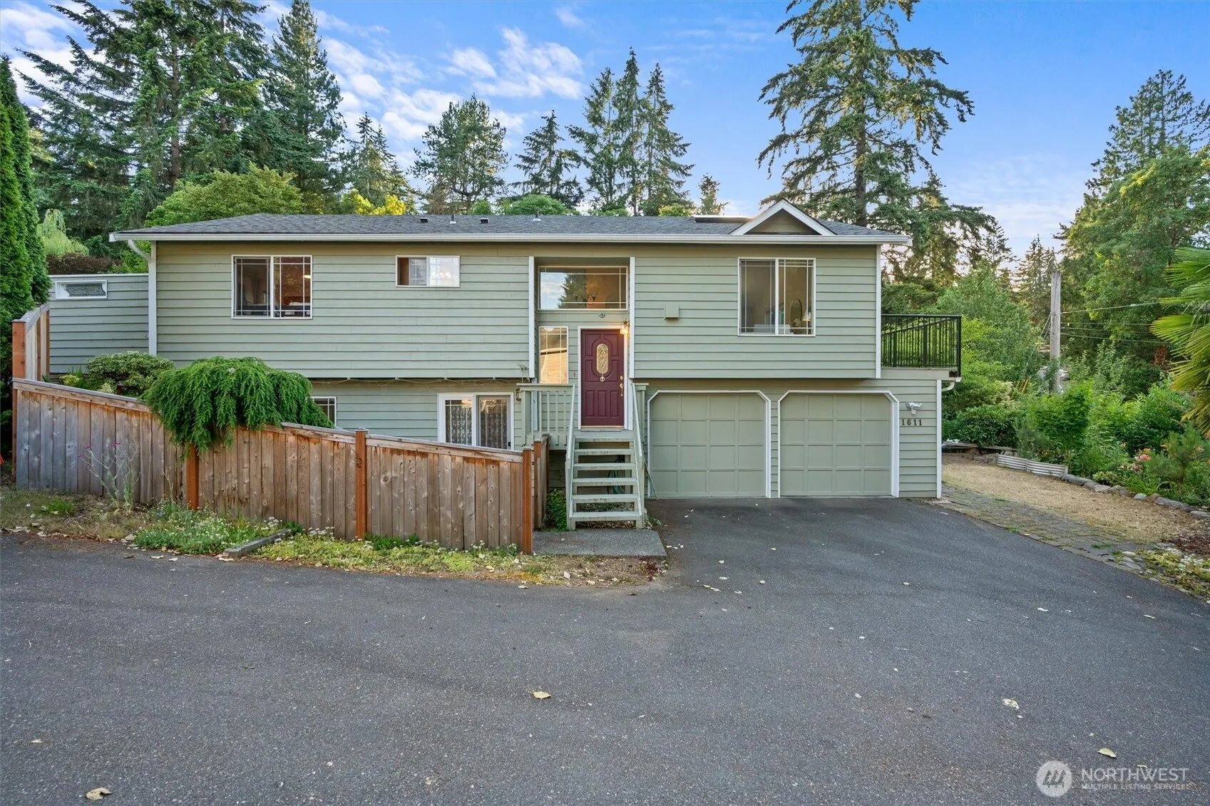 Property photo for 1611 Ne Perkins, Shoreline photo 2