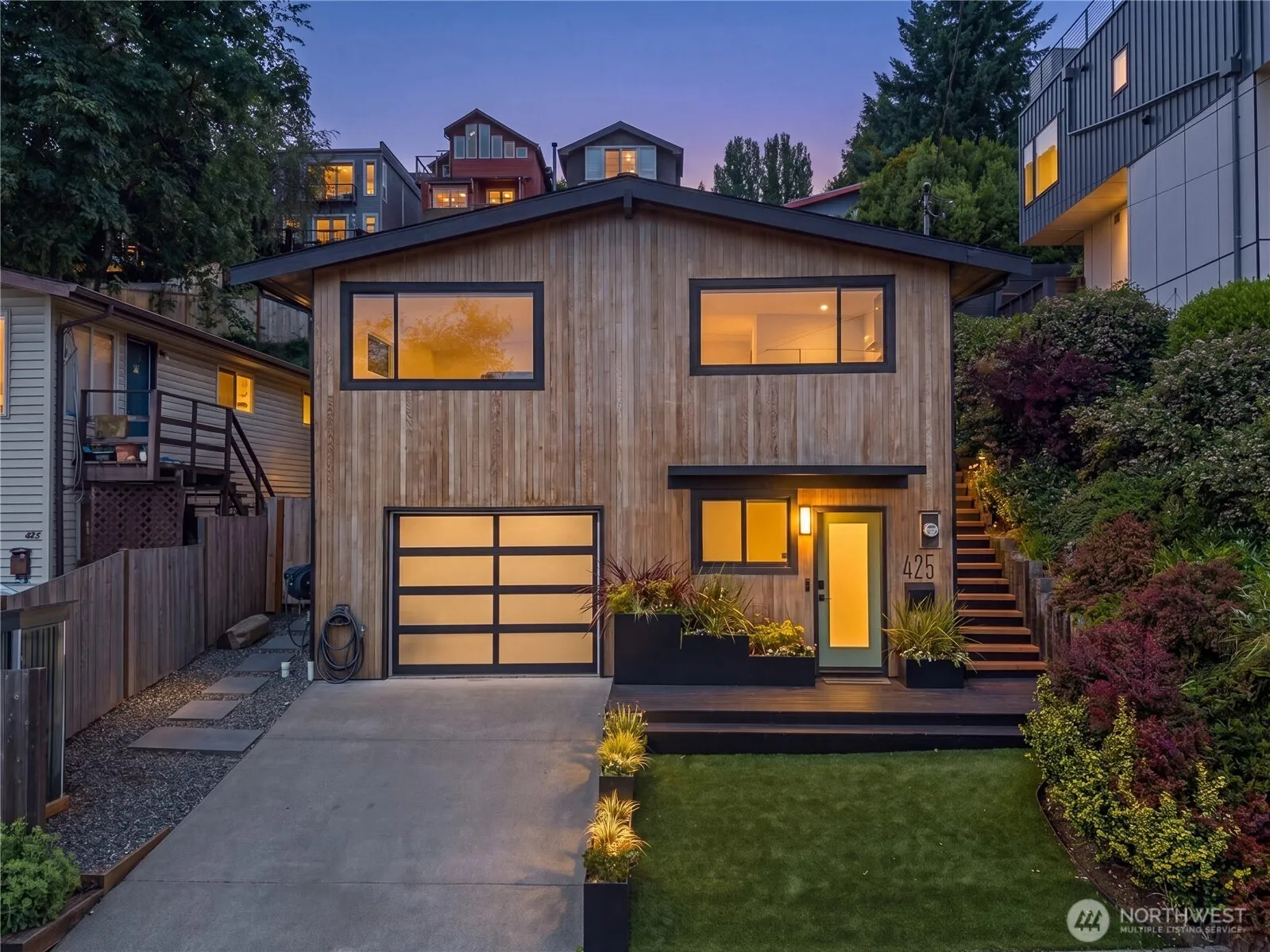 Property photo for 425 26th Avenue E, Seattle