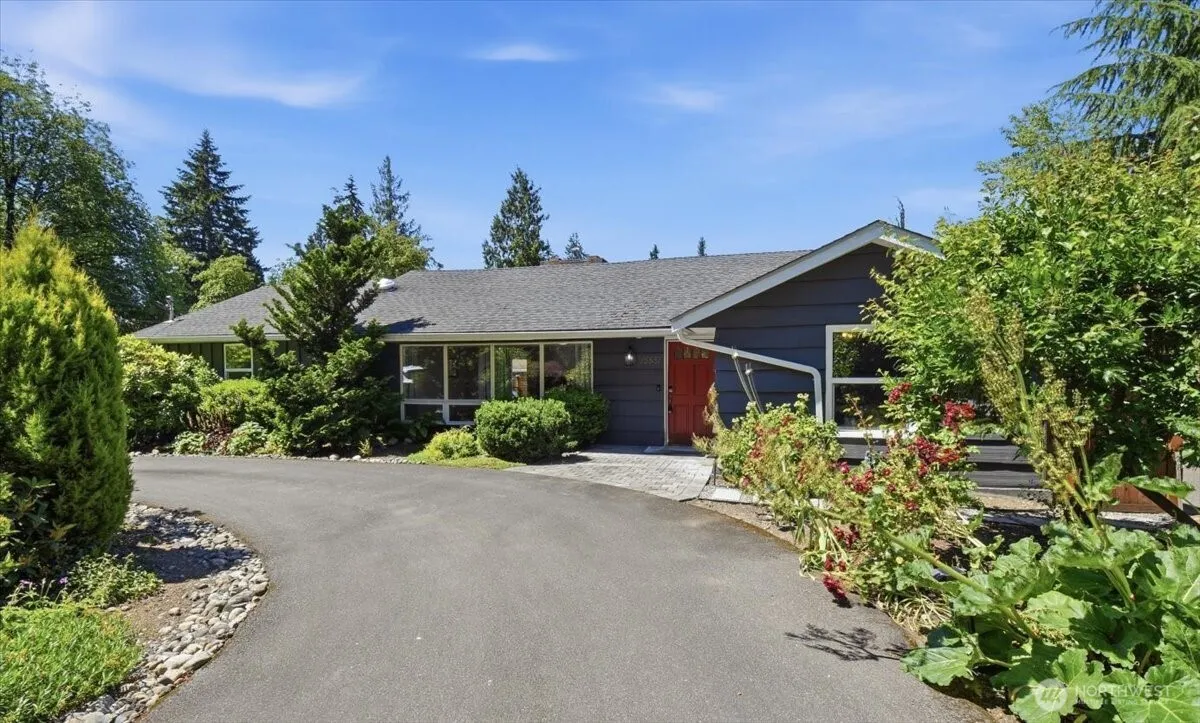 Property photo for 15551 Greenwood Avenue N, Shoreline