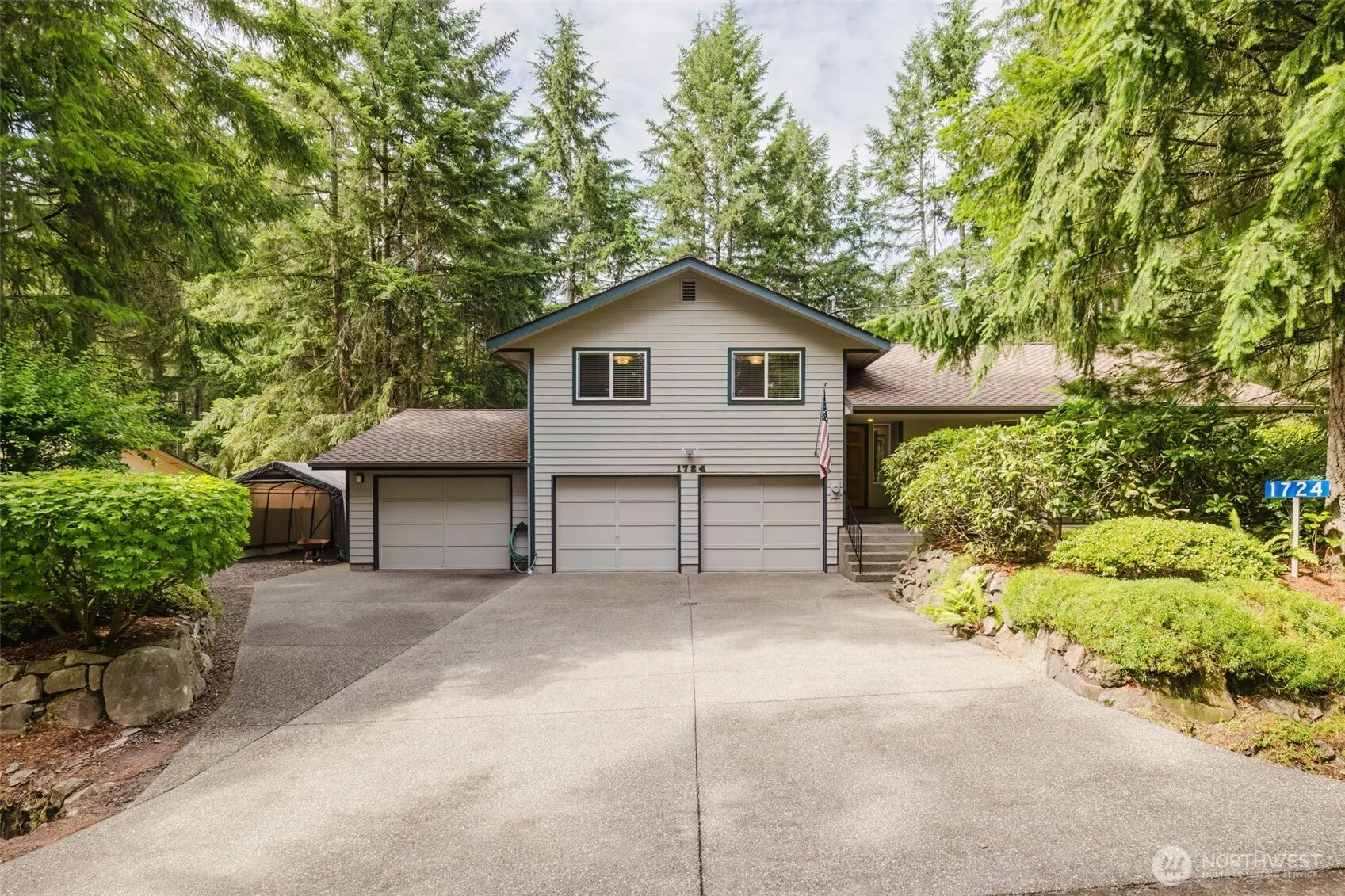 Property photo for 1724 Nw Palmer Lane, Bremerton