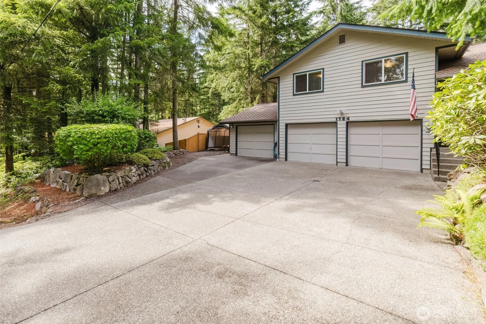Property photo for 1724 Nw Palmer Lane, Bremerton photo 2