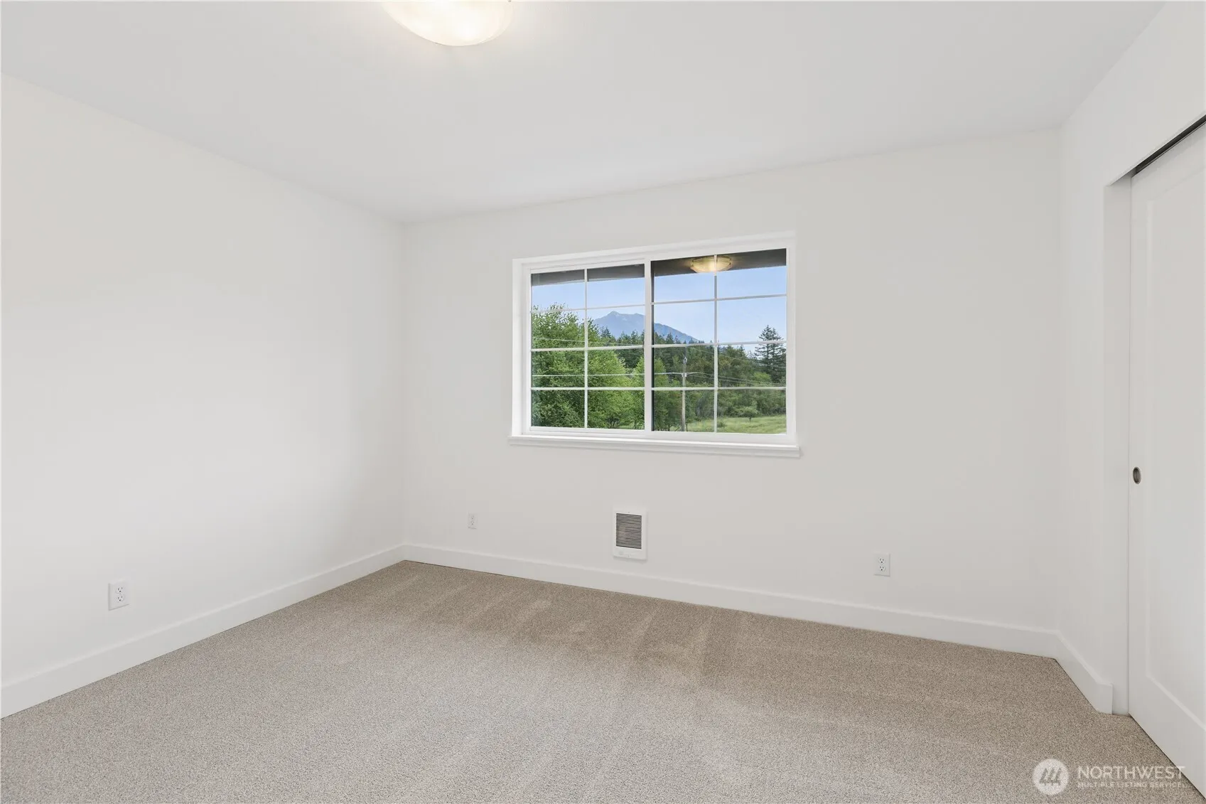 Property photo for 1188 Waterfall Way Se #1802, North Bend photo 4