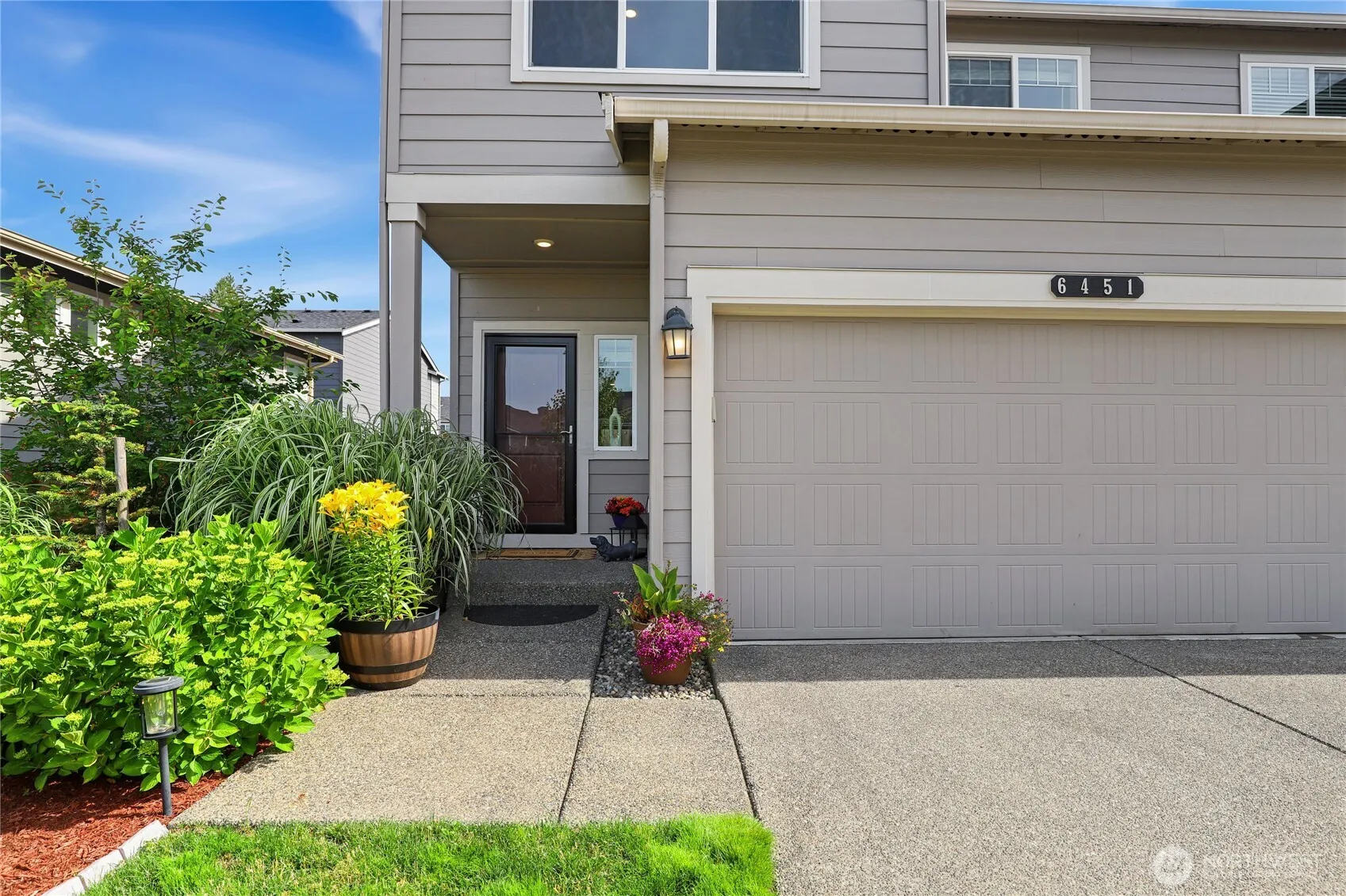 Property photo for 6451 Yorktown Place Ne, Bremerton photo 2