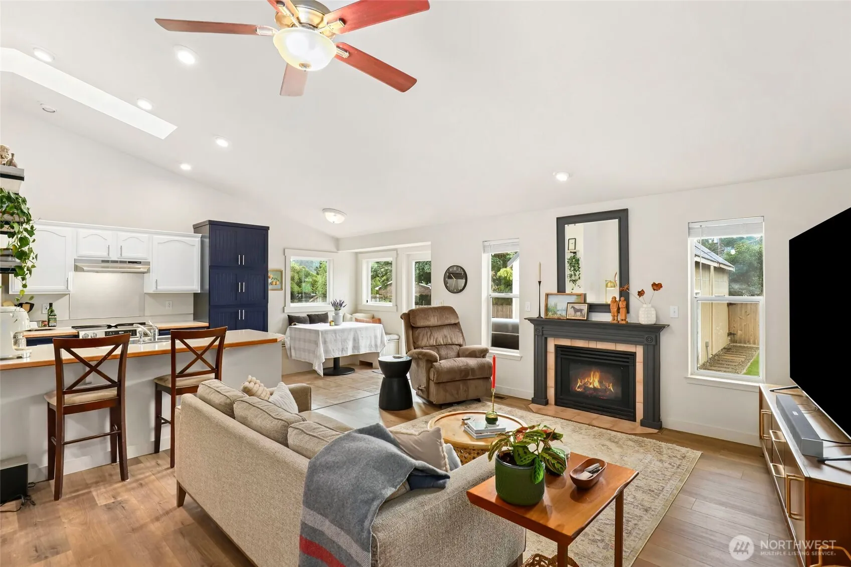 Property photo for 517 Ferry Street Sw, Tumwater photo 4