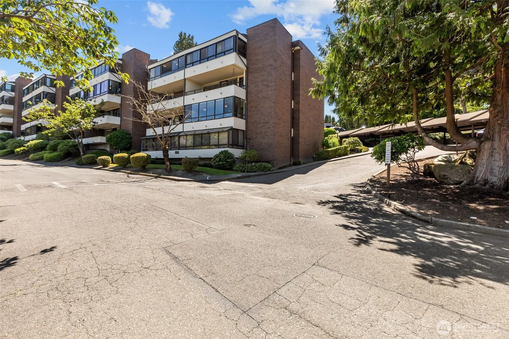 Property photo for 10903 Glen Acres Drive S #b, Seattle photo 2