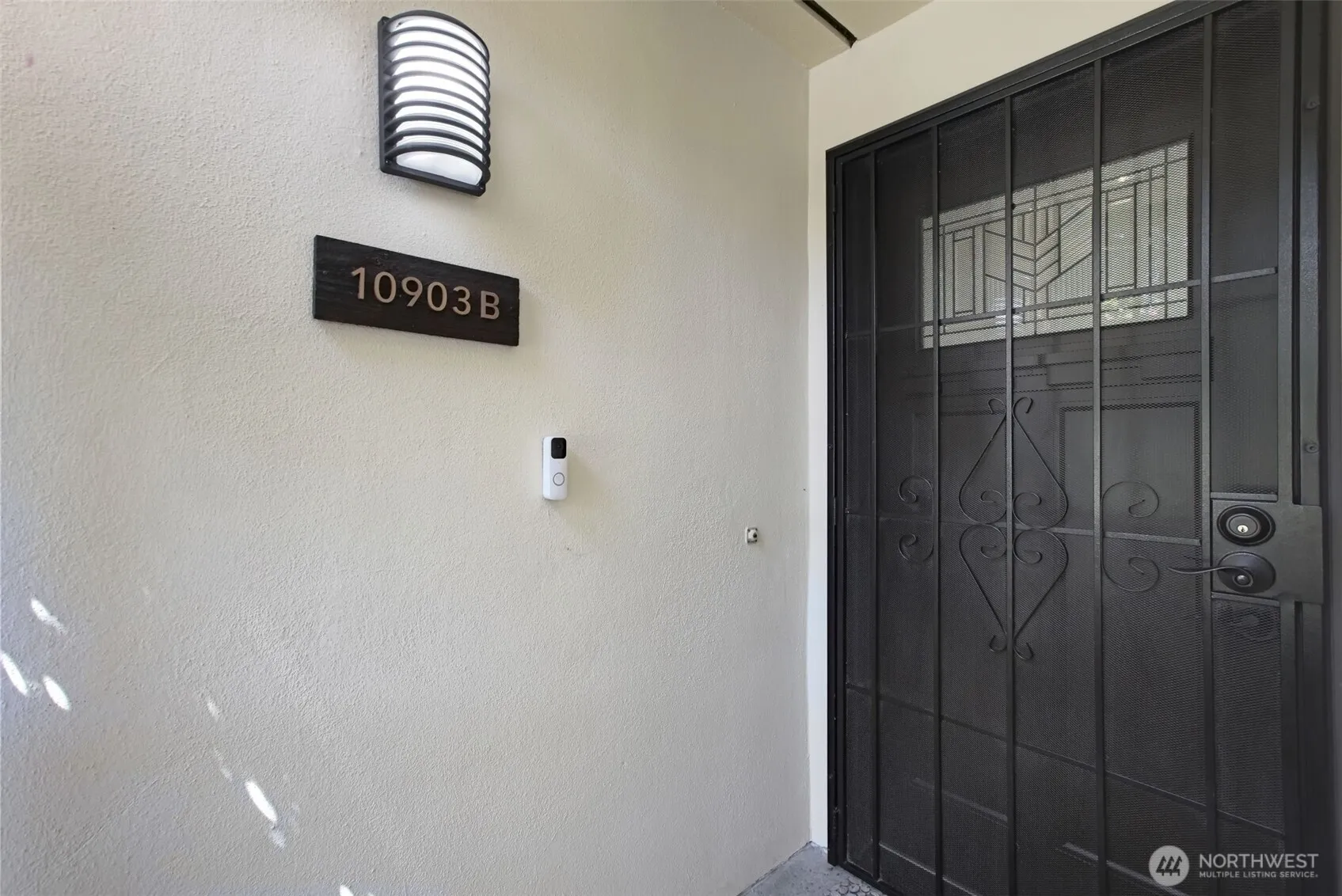 Property photo for 10903 Glen Acres Drive S #b, Seattle photo 4