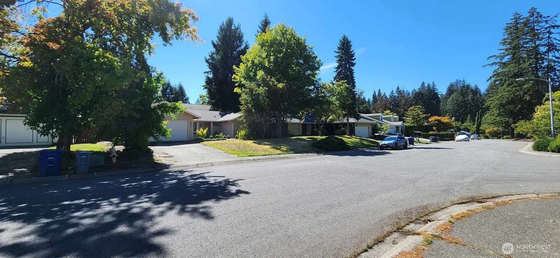Property photo for 16811 Ne 32nd Street, Bellevue photo 3