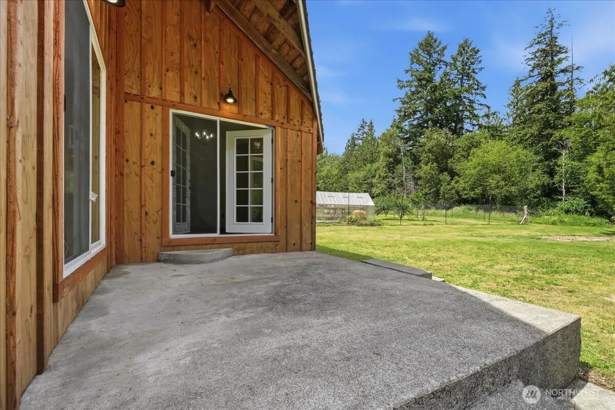 Property photo for 2910 Wollochet Drive Nw, Gig Harbor photo 4