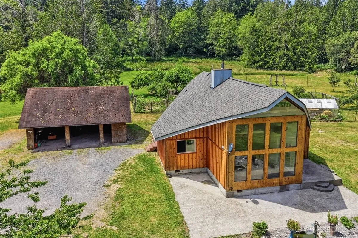 Property photo for 2910 Wollochet Drive Nw, Gig Harbor