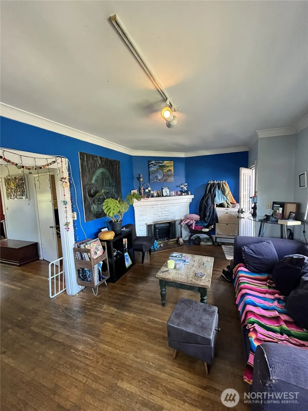 Property photo for 1010 Bellevue Court E, Seattle photo 4
