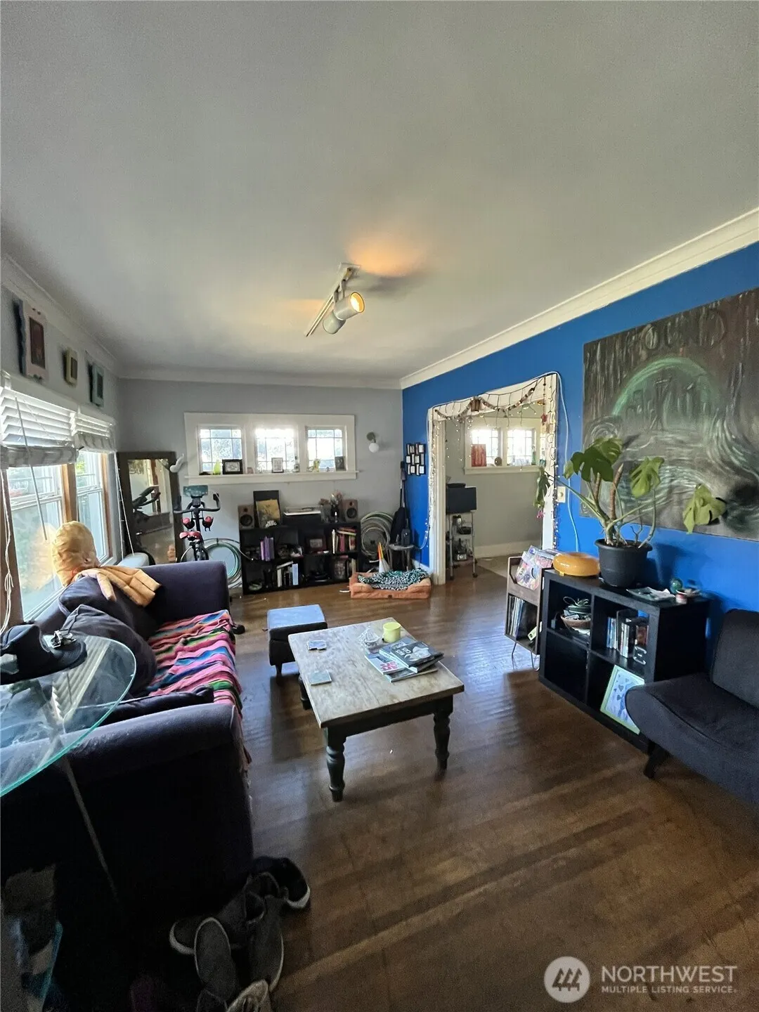 Property photo for 1010 Bellevue Court E, Seattle photo 3