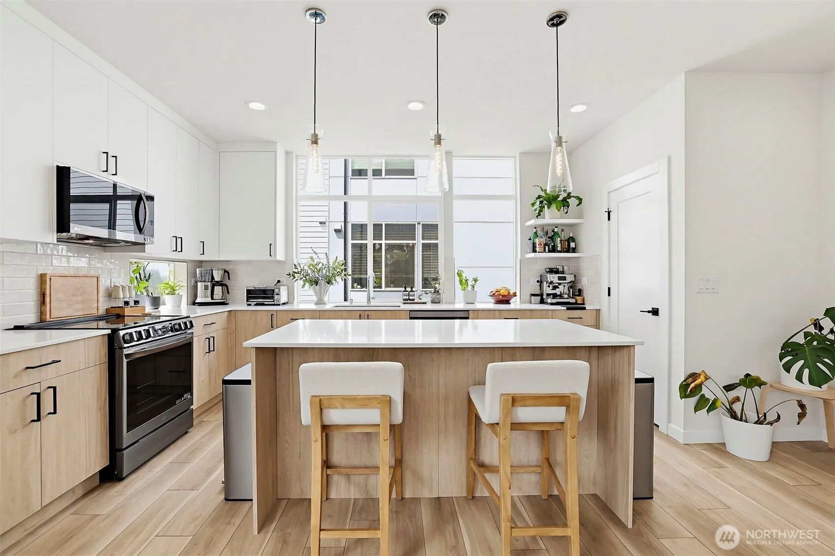 Property photo for 902 N 86th Street, Seattle photo 5
