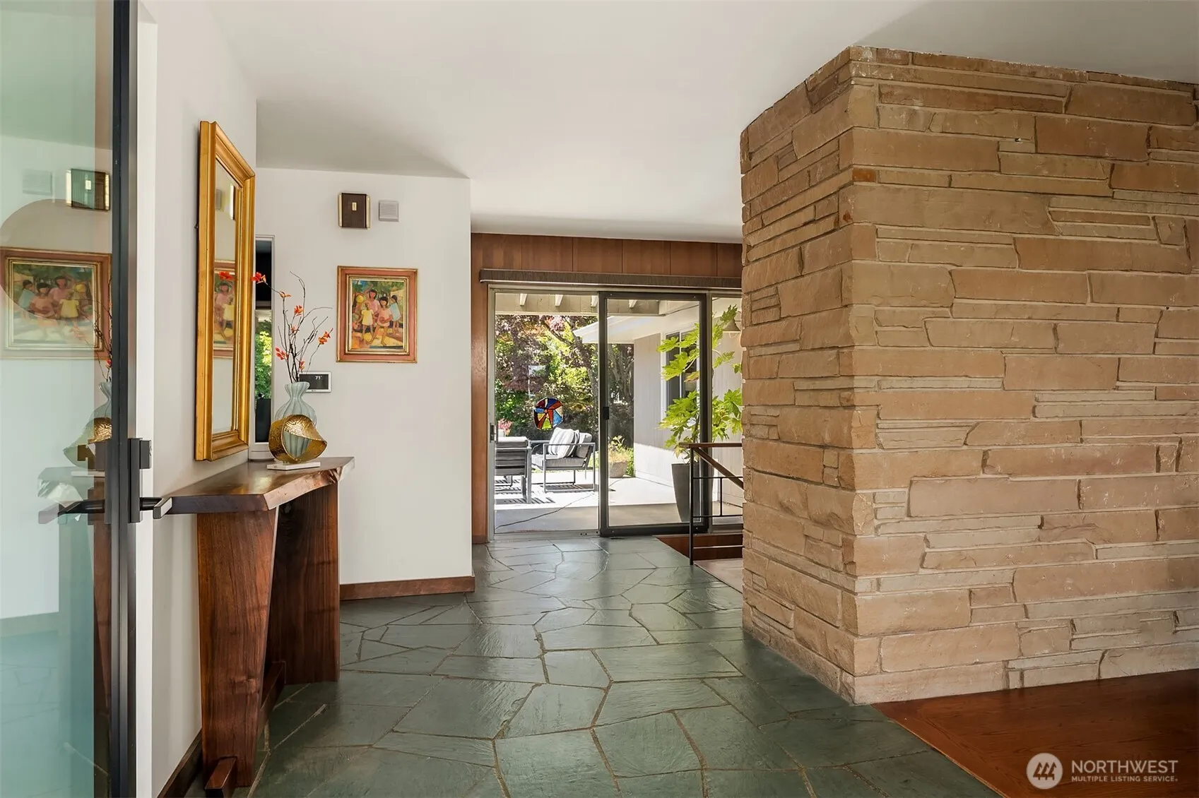 Property photo for 5757 64th Avenue Ne, Seattle photo 4