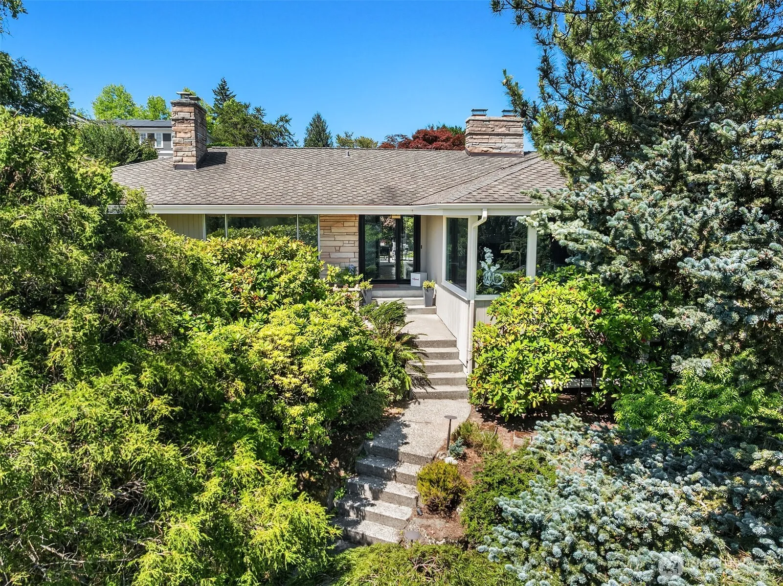 Property photo for 5757 64th Avenue Ne, Seattle photo 3