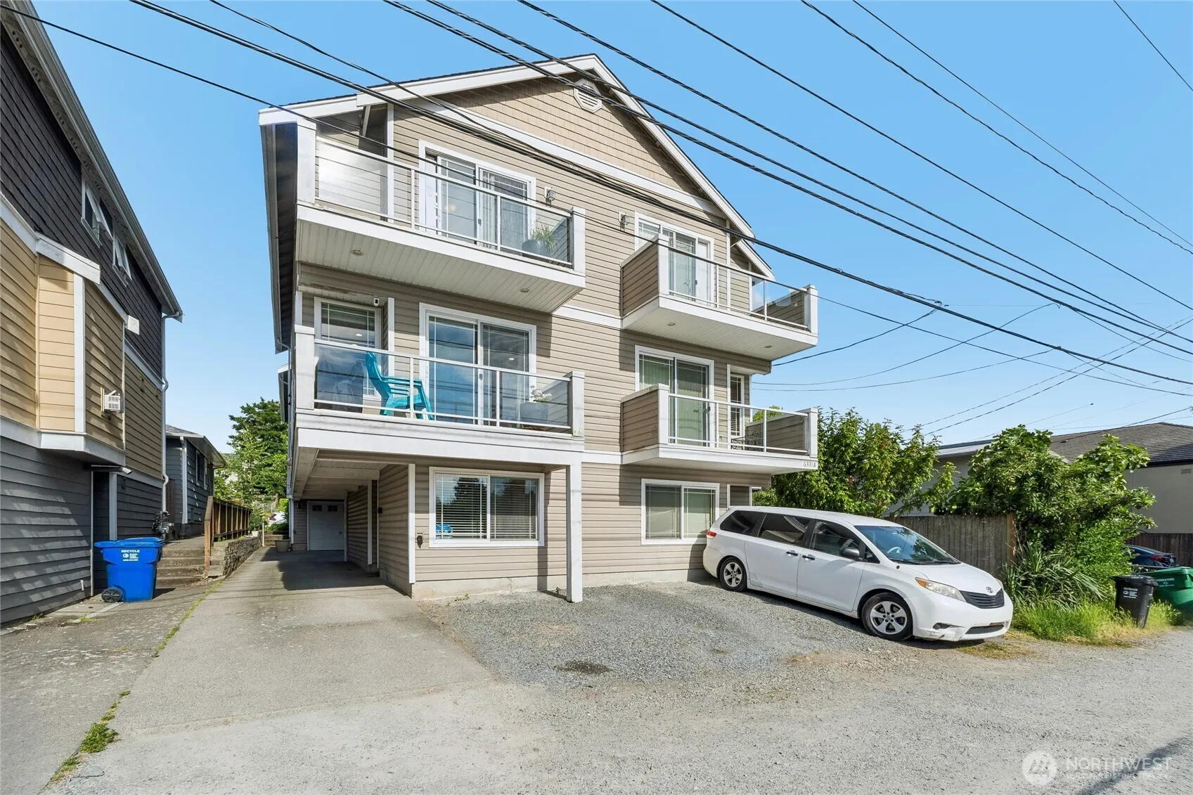 Property photo for 6331 42nd Avenue Sw #b, Seattle