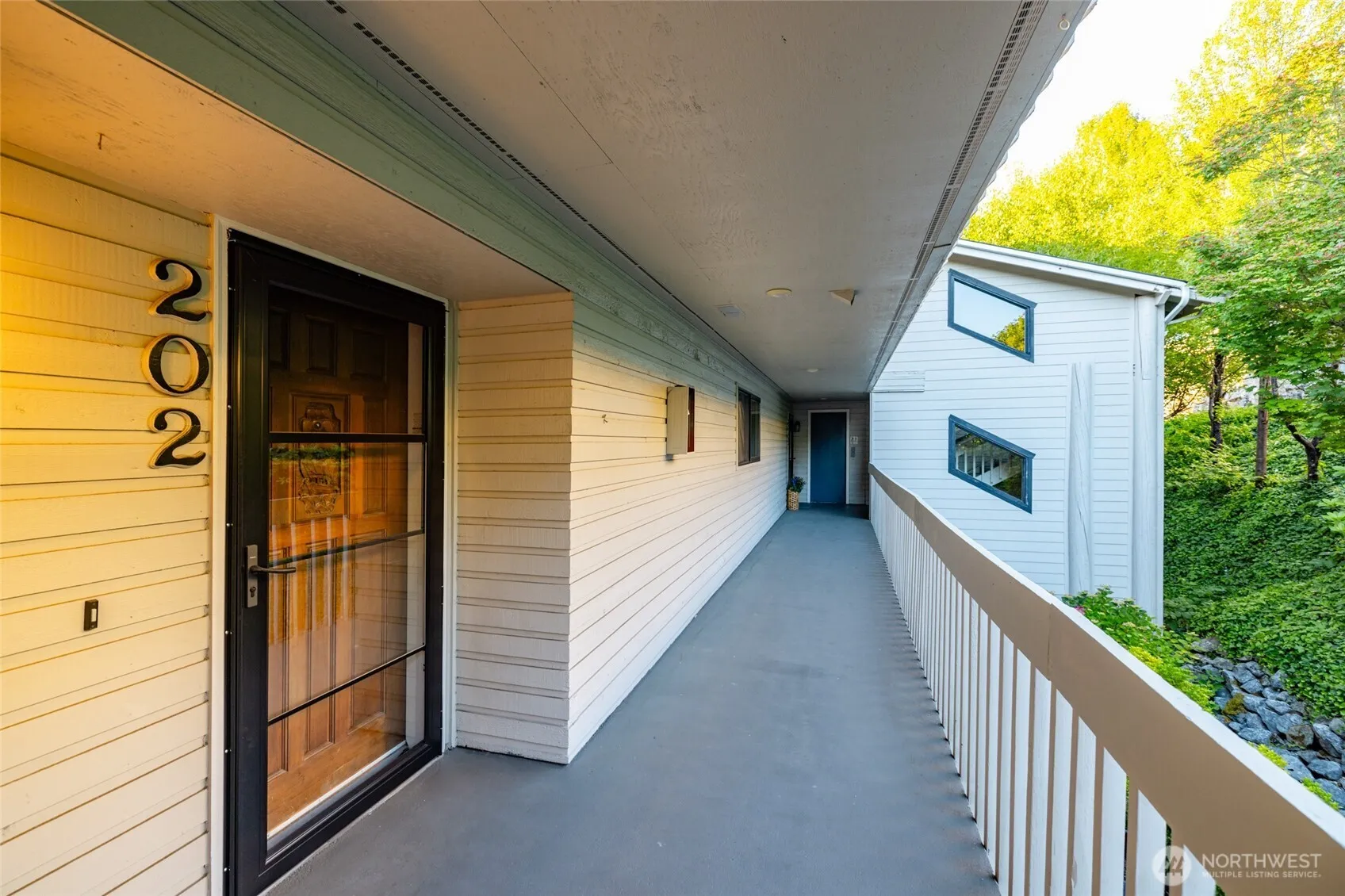 Property photo for 402 Boulevard #202, Bellingham photo 3