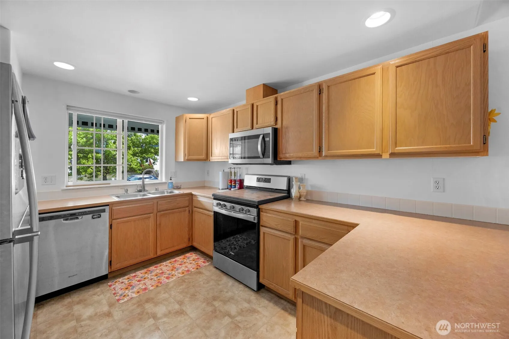 Property photo for 19404 Crown Ridge Boulevard, Arlington photo 2