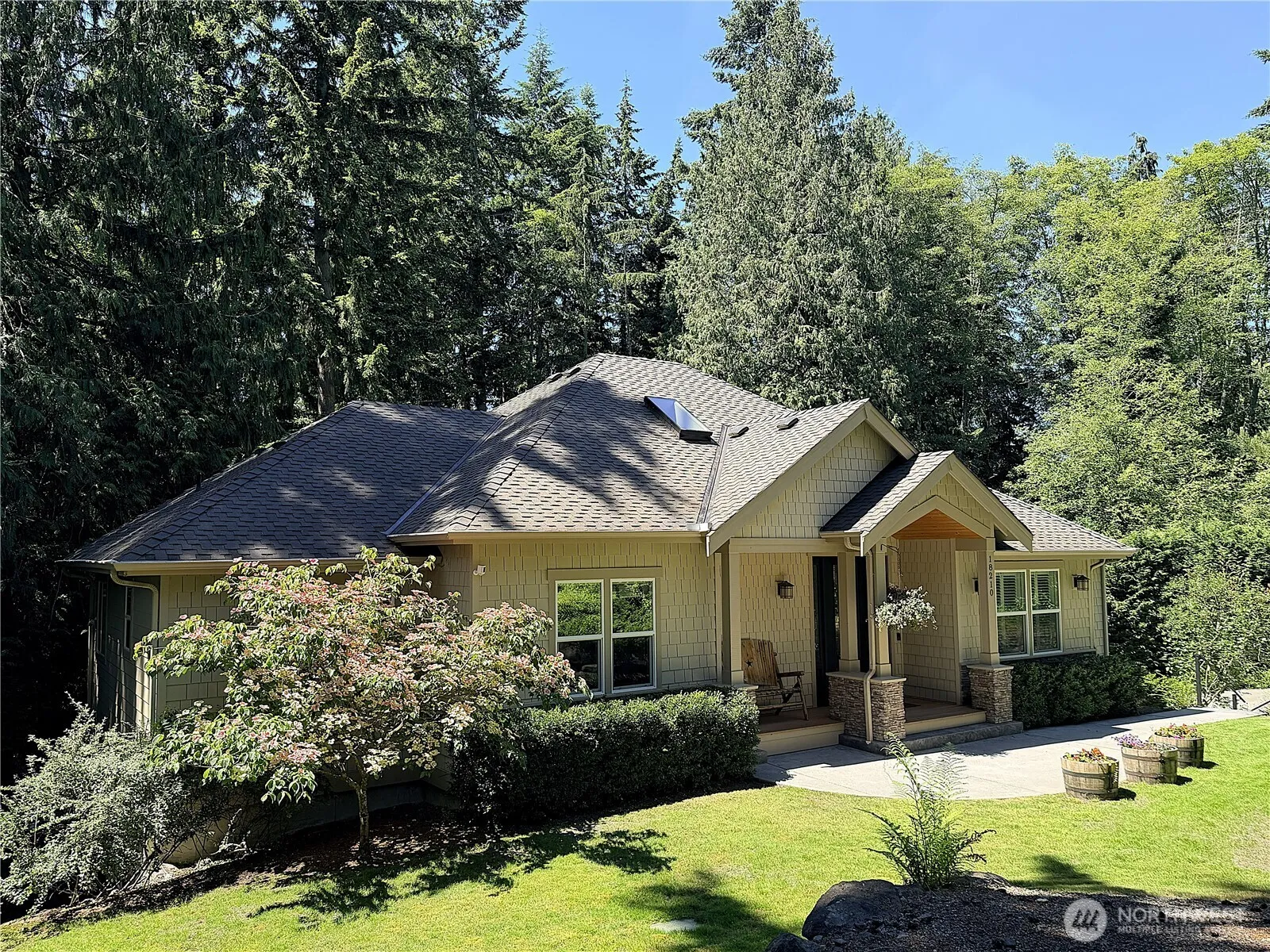 Property photo for 18210 Homeview Drive, Edmonds photo 2