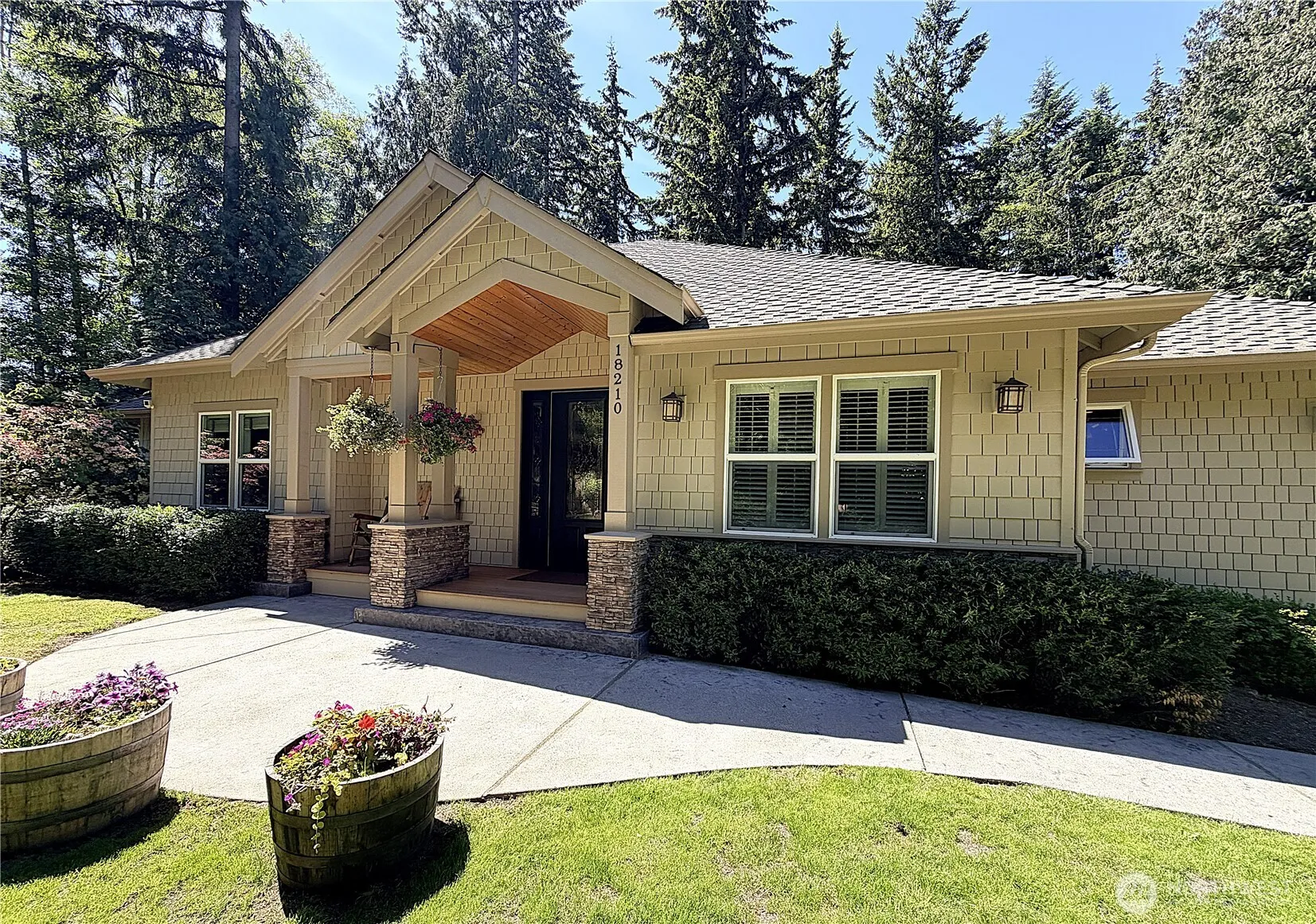 Property photo for 18210 Homeview Drive, Edmonds