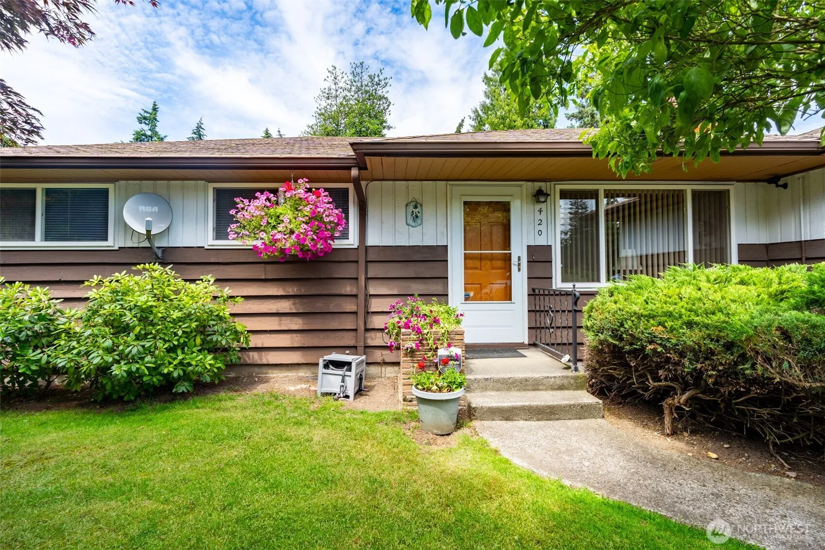 Property photo for 420 S 128th Street, Seattle