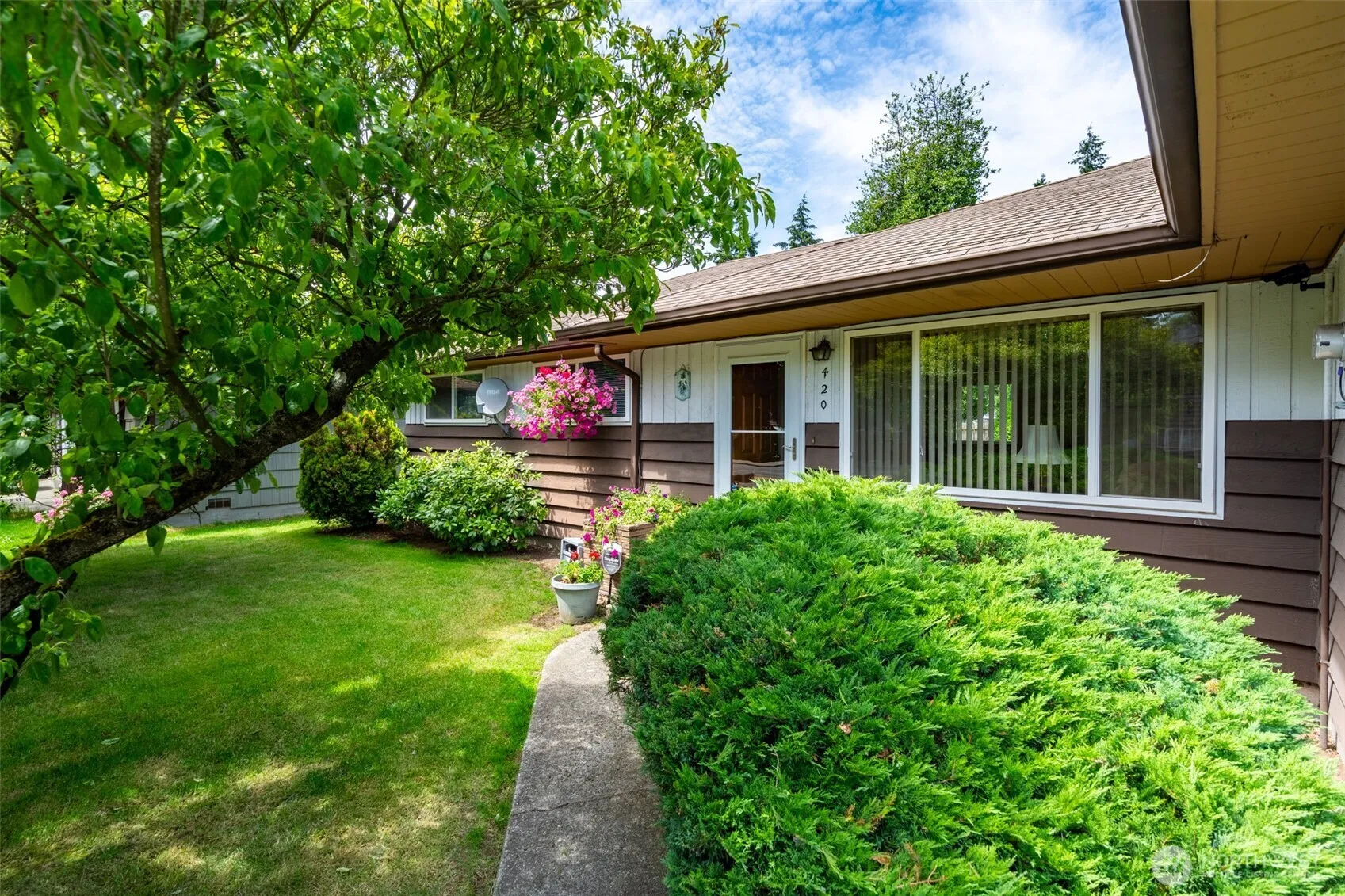 Property photo for 420 S 128th Street, Seattle photo 2