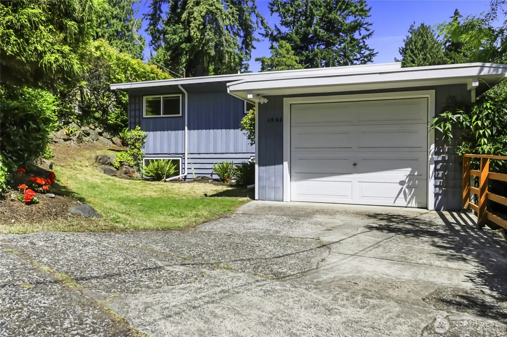 Property photo for 1542 Ne 96th Street, Seattle photo 2