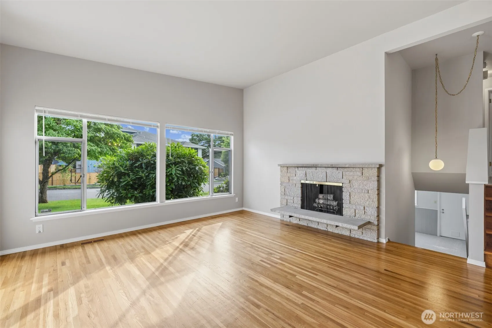 Property photo for 134 160th Place Se, Bellevue photo 4