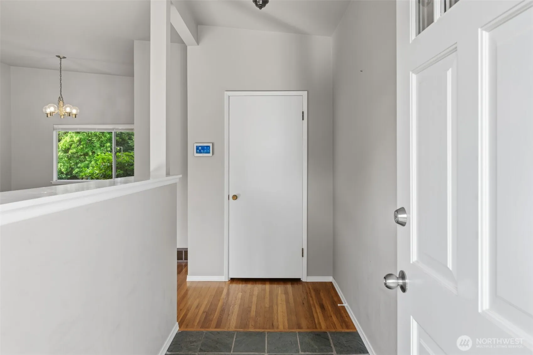 Property photo for 134 160th Place Se, Bellevue photo 2