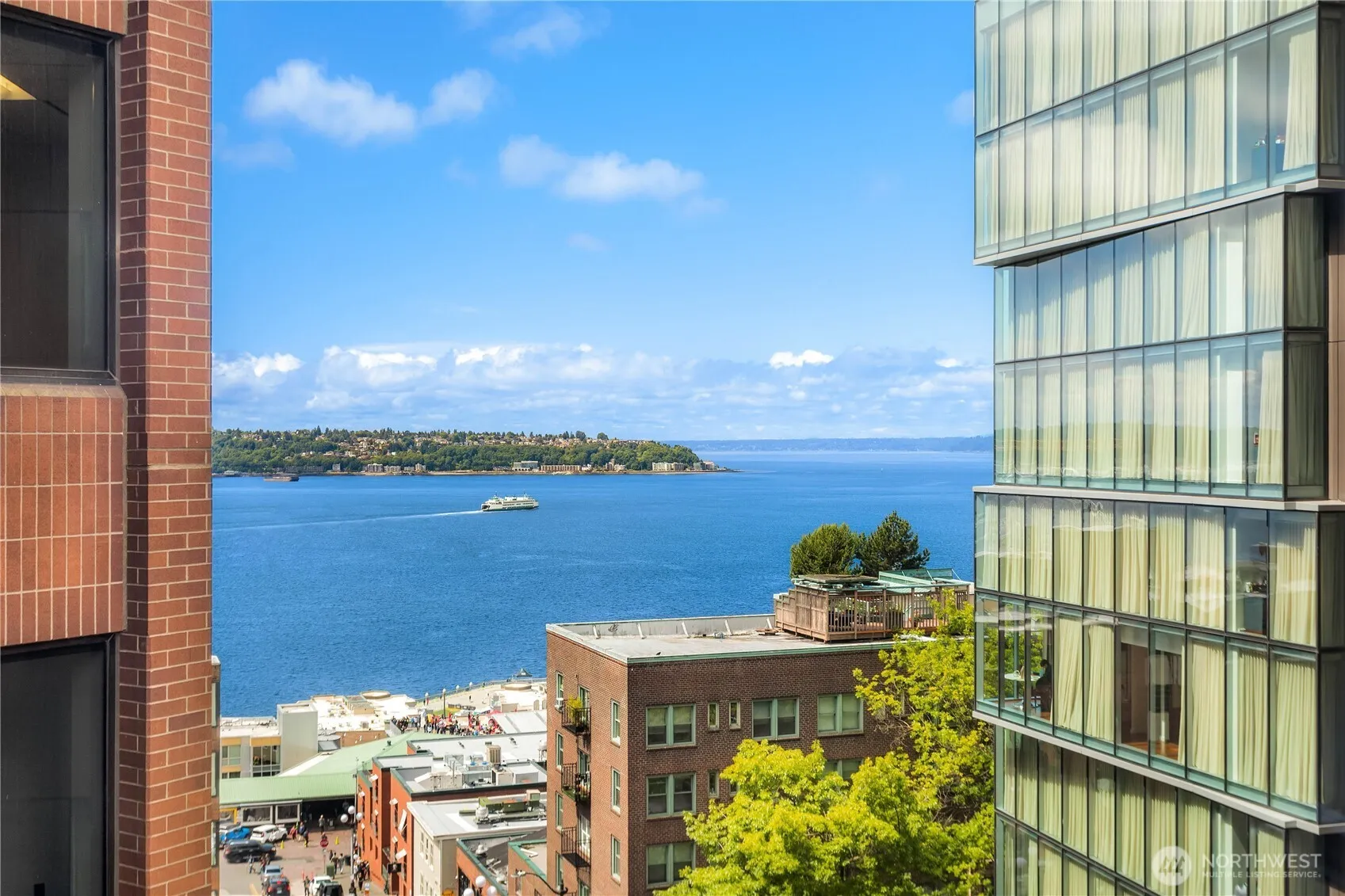 Property photo for 121 Stewart Street #807, Seattle photo 2