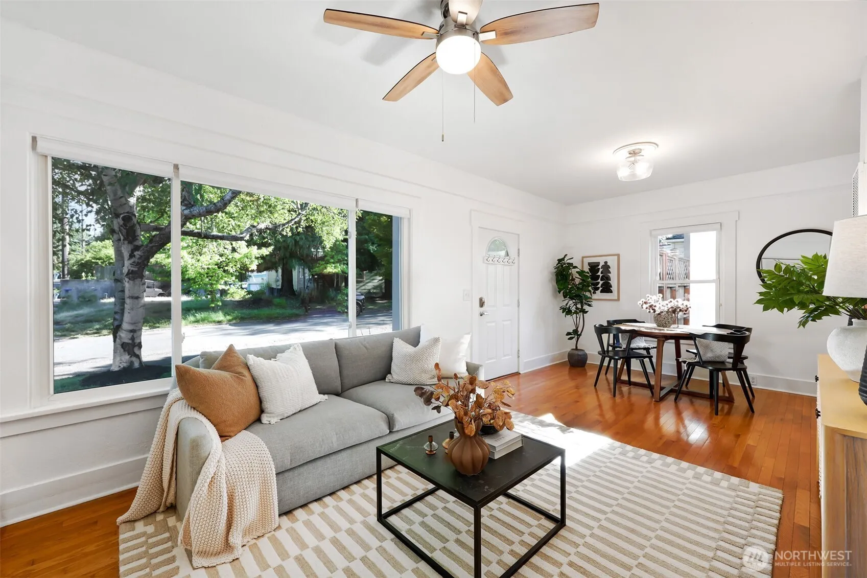 Property photo for 516 W Howe Street, Seattle photo 4
