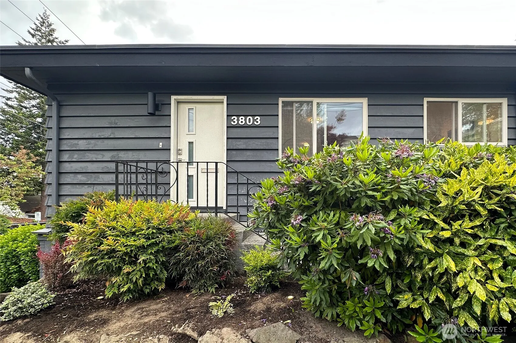 Property photo for 3803 Carr Place N, Seattle
