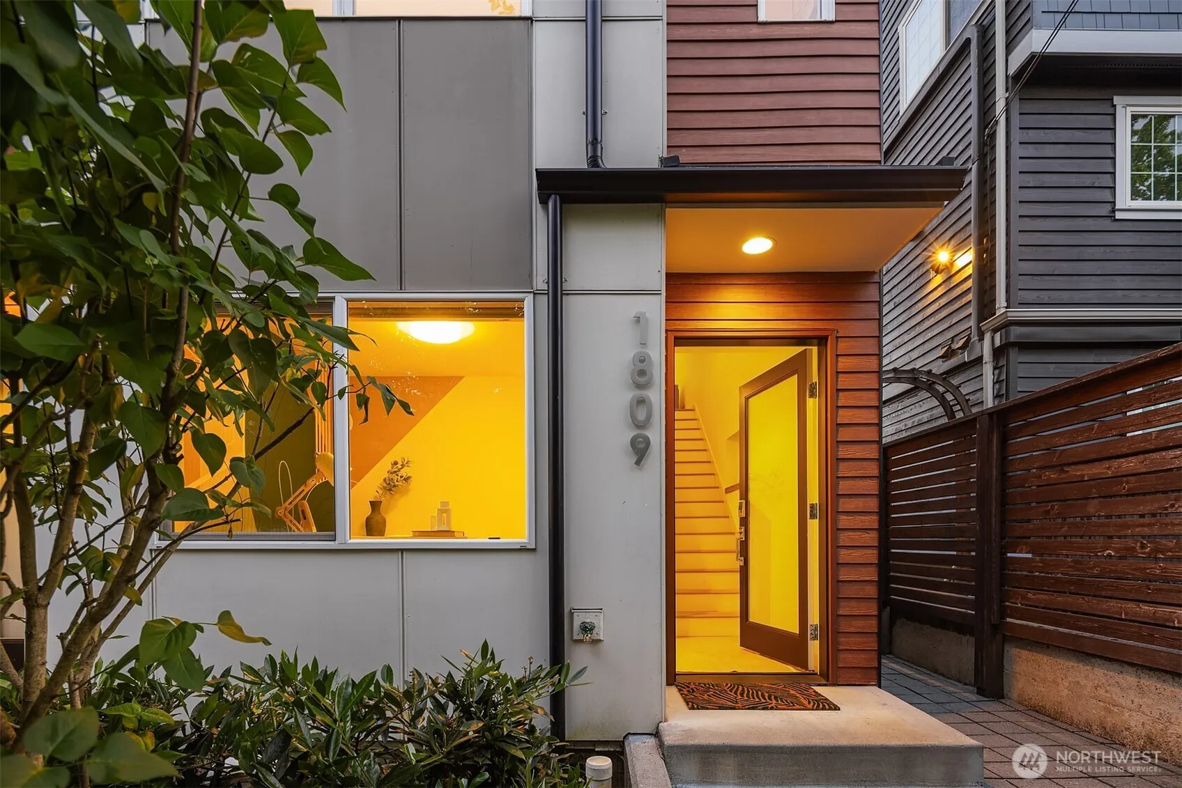 Property photo for 1809 13th Avenue, Seattle photo 5