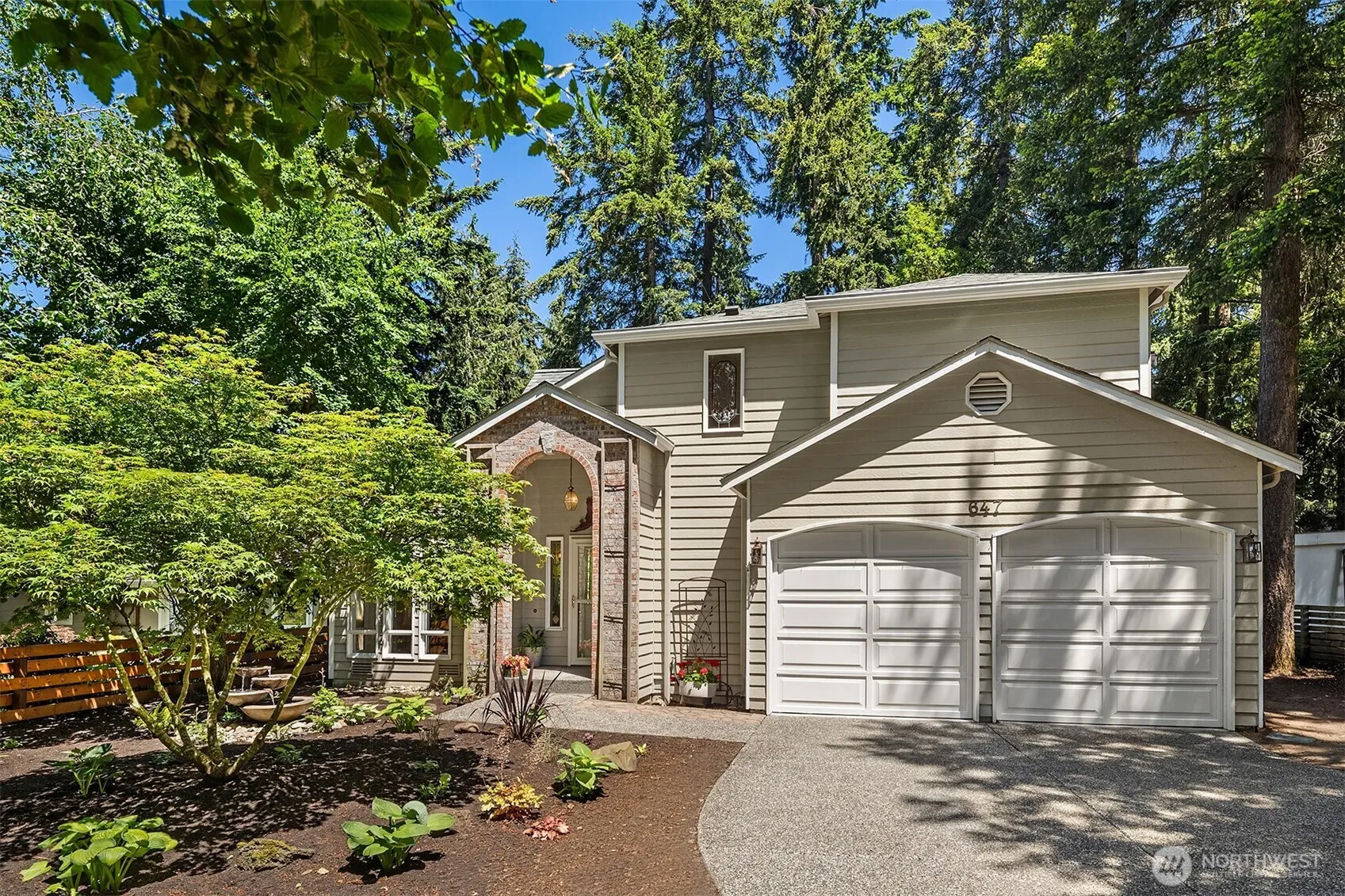 Property photo for 647 Edmonds Way, Edmonds photo 4